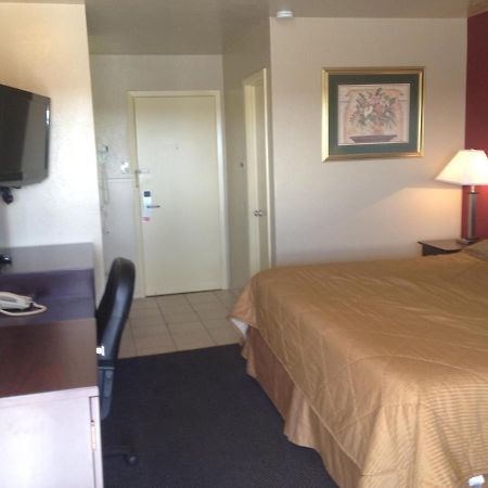 Colonial Inn Monahans Tx Exterior foto